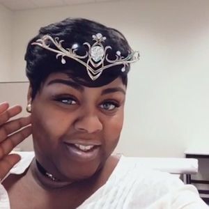 Meet your Posher, Angela